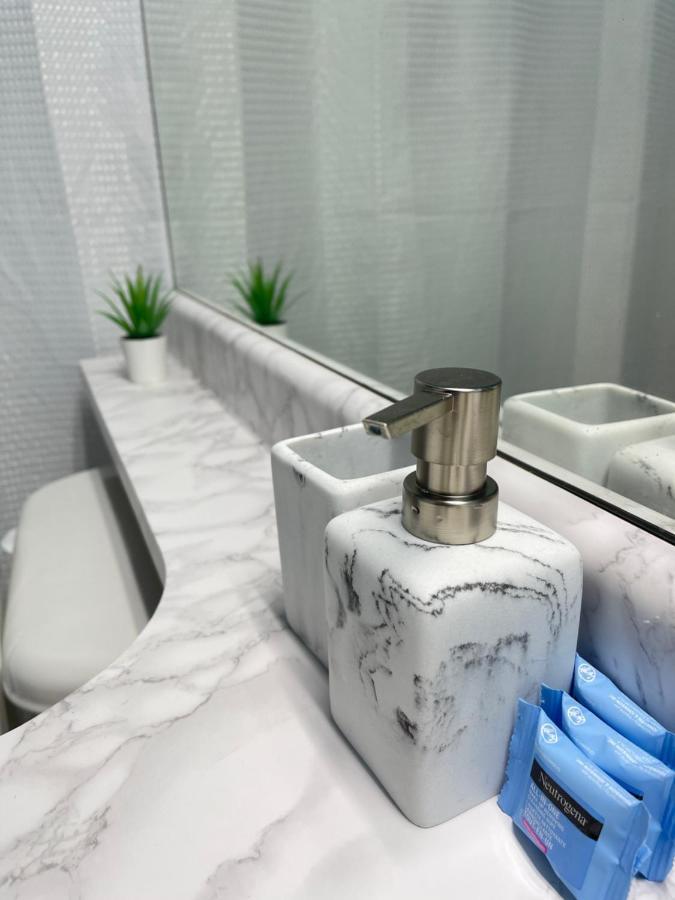Downtown 1Br Condo At Granville Strip Near English Bay 밴쿠버 외부 사진